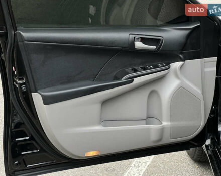 Чорний Тойота Камрі, об'ємом двигуна 2.49 л та пробігом 199 тис. км за 10999 $, фото 28 на Automoto.ua