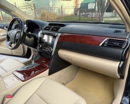 Черный Тойота Камри, объемом двигателя 2.5 л и пробегом 185 тыс. км за 12000 $, фото 20 на Automoto.ua