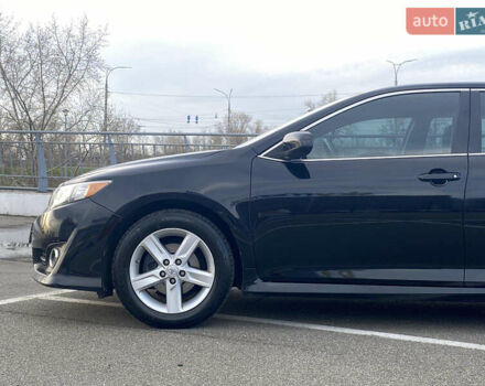 Черный Тойота Камри, объемом двигателя 2.5 л и пробегом 280 тыс. км за 12500 $, фото 17 на Automoto.ua