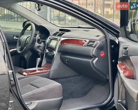 Черный Тойота Камри, объемом двигателя 2.49 л и пробегом 175 тыс. км за 12800 $, фото 25 на Automoto.ua