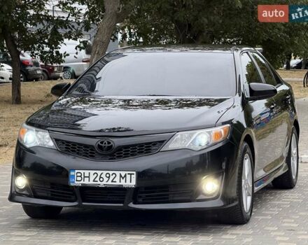 Черный Тойота Камри, объемом двигателя 2.5 л и пробегом 196 тыс. км за 13600 $, фото 2 на Automoto.ua