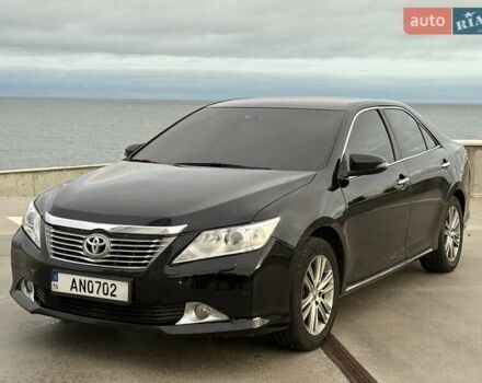 Черный Тойота Камри, объемом двигателя 2.49 л и пробегом 200 тыс. км за 10000 $, фото 2 на Automoto.ua