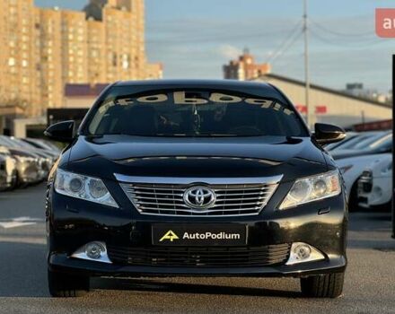 Черный Тойота Камри, объемом двигателя 2.5 л и пробегом 235 тыс. км за 16500 $, фото 1 на Automoto.ua