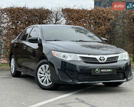 Чорний Тойота Камрі, об'ємом двигуна 2.49 л та пробігом 199 тис. км за 10999 $, фото 2 на Automoto.ua