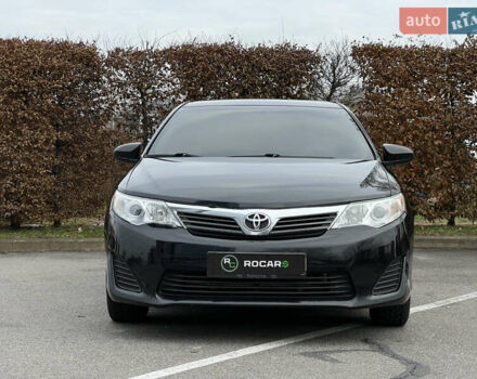 Чорний Тойота Камрі, об'ємом двигуна 2.49 л та пробігом 199 тис. км за 10999 $, фото 4 на Automoto.ua