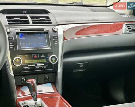 Черный Тойота Камри, объемом двигателя 2.49 л и пробегом 175 тыс. км за 12800 $, фото 23 на Automoto.ua