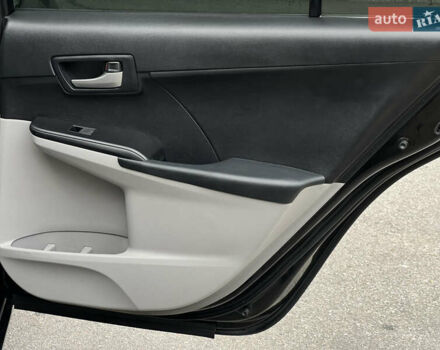 Чорний Тойота Камрі, об'ємом двигуна 2.49 л та пробігом 199 тис. км за 10999 $, фото 44 на Automoto.ua