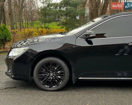 Черный Тойота Камри, объемом двигателя 2.5 л и пробегом 257 тыс. км за 13990 $, фото 12 на Automoto.ua