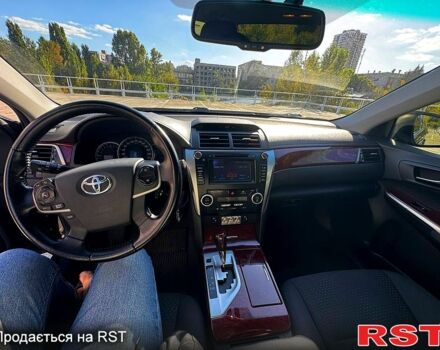 Черный Тойота Камри, объемом двигателя 2.5 л и пробегом 128 тыс. км за 15000 $, фото 6 на Automoto.ua