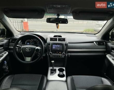 Черный Тойота Камри, объемом двигателя 2.49 л и пробегом 210 тыс. км за 12300 $, фото 16 на Automoto.ua