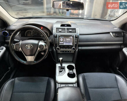 Черный Тойота Камри, объемом двигателя 2.49 л и пробегом 256 тыс. км за 11500 $, фото 10 на Automoto.ua