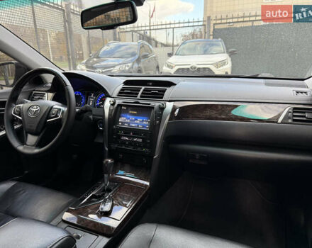 Черный Тойота Камри, объемом двигателя 2.5 л и пробегом 190 тыс. км за 15500 $, фото 14 на Automoto.ua