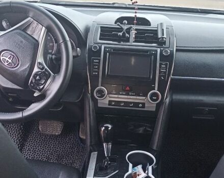 Чорний Тойота Камрі, об'ємом двигуна 0 л та пробігом 250 тис. км за 10300 $, фото 2 на Automoto.ua