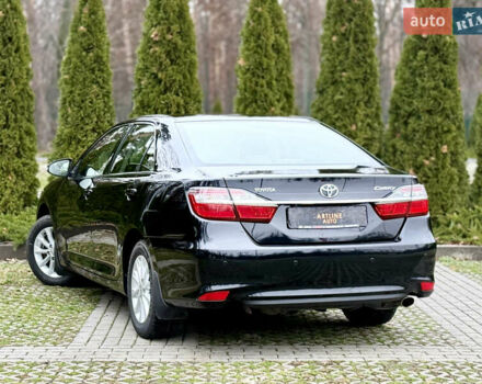 Чорний Тойота Камрі, об'ємом двигуна 2.49 л та пробігом 135 тис. км за 19999 $, фото 2 на Automoto.ua