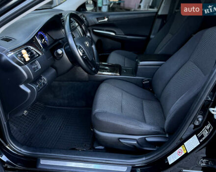 Чорний Тойота Камрі, об'ємом двигуна 2.5 л та пробігом 222 тис. км за 14900 $, фото 6 на Automoto.ua