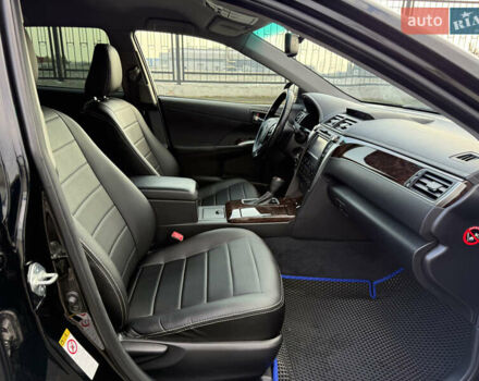 Черный Тойота Камри, объемом двигателя 2.49 л и пробегом 170 тыс. км за 17000 $, фото 24 на Automoto.ua