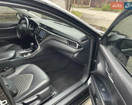 Чорний Тойота Камрі, об'ємом двигуна 2.49 л та пробігом 180 тис. км за 15999 $, фото 14 на Automoto.ua