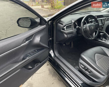 Чорний Тойота Камрі, об'ємом двигуна 2.49 л та пробігом 180 тис. км за 15999 $, фото 10 на Automoto.ua