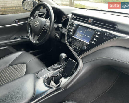 Чорний Тойота Камрі, об'ємом двигуна 2.49 л та пробігом 180 тис. км за 15999 $, фото 15 на Automoto.ua