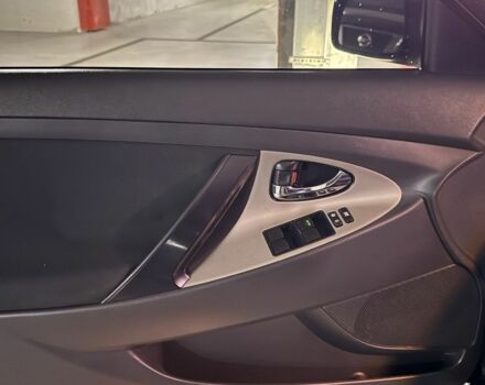 Черный Тойота Камри, объемом двигателя 2.4 л и пробегом 251 тыс. км за 11990 $, фото 12 на Automoto.ua