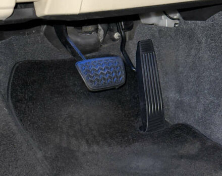 Чорний Тойота Камрі, об'ємом двигуна 2.49 л та пробігом 180 тис. км за 30000 $, фото 12 на Automoto.ua