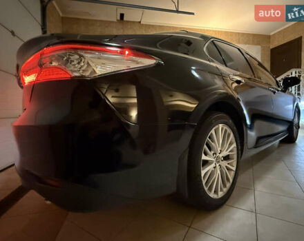 Чорний Тойота Камрі, об'ємом двигуна 2.49 л та пробігом 180 тис. км за 30000 $, фото 2 на Automoto.ua