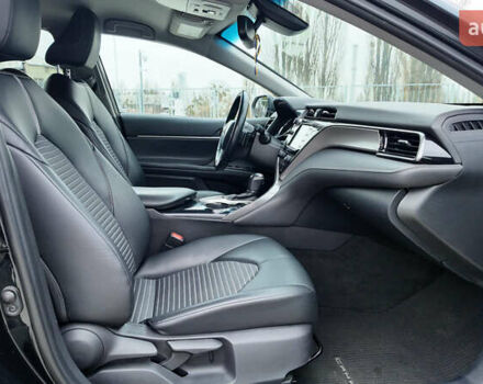 Чорний Тойота Камрі, об'ємом двигуна 2.49 л та пробігом 185 тис. км за 18990 $, фото 11 на Automoto.ua