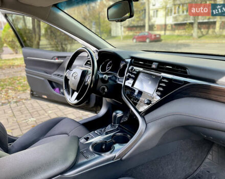 Тойота Камри 2019 в Киеве на Automoto.ua Черный Тойота Камри, объемом двигателя 2.5 л и пробегом 116 тыс. км за 19995 $, фото 23 на Automoto.ua