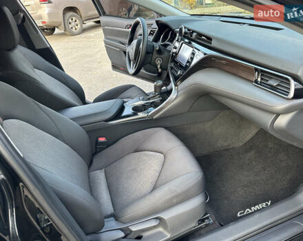 Тойота Камри 2020 в Харькове на Automoto.ua Черный Тойота Камри, объемом двигателя 2.49 л и пробегом 120 тыс. км за 22600 $, фото 4 на Automoto.ua