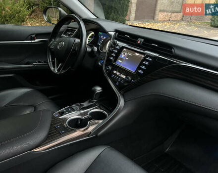 Тойота Камри 2020 в Ровно на Automoto.ua Черный Тойота Камри, объемом двигателя 2.49 л и пробегом 167 тыс. км за 27900 $, фото 18 на Automoto.ua