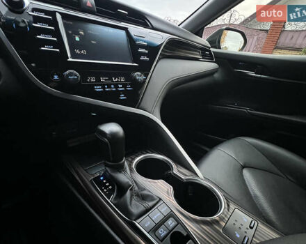 Тойота Камри 2020 в Ровно на Automoto.ua Черный Тойота Камри, объемом двигателя 2.49 л и пробегом 167 тыс. км за 27900 $, фото 15 на Automoto.ua