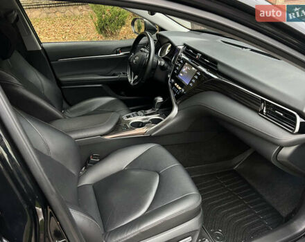 Тойота Камри 2020 в Ровно на Automoto.ua Черный Тойота Камри, объемом двигателя 2.49 л и пробегом 167 тыс. км за 27900 $, фото 11 на Automoto.ua