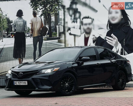 Чорний Тойота Камрі, об'ємом двигуна 2.5 л та пробігом 95 тис. км за 20700 $, фото 1 на Automoto.ua
