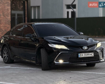 Тойота Камри 2021 в Виннице на Automoto.ua Черный Тойота Камри, объемом двигателя 2.49 л и пробегом 112 тыс. км за 29999 $, фото 1 на Automoto.ua