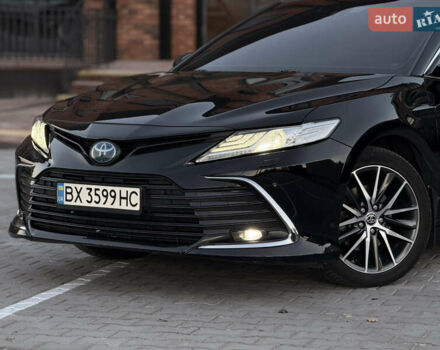 Тойота Камри 2021 в Виннице на Automoto.ua Черный Тойота Камри, объемом двигателя 2.49 л и пробегом 112 тыс. км за 29999 $, фото 2 на Automoto.ua
