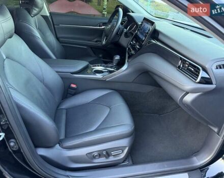 Тойота Камри 2022 в Киеве на Automoto.ua Черный Тойота Камри, объемом двигателя 2.49 л и пробегом 23 тыс. км за 37000 $, фото 24 на Automoto.ua