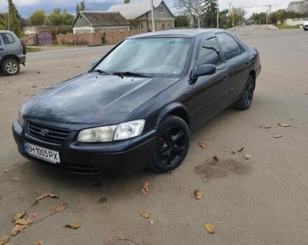 Черный Тойота Камри, объемом двигателя 2.2 л и пробегом 300 тыс. км за 2500 $, фото 1 на Automoto.ua