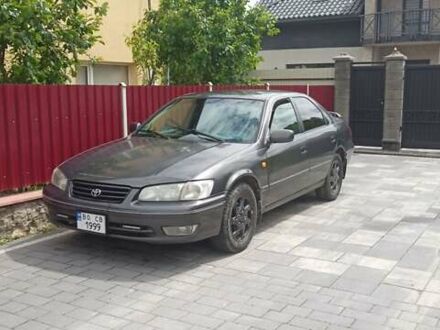 Черный Тойота Камри, объемом двигателя 3 л и пробегом 333 тыс. км за 2850 $, фото 1 на Automoto.ua