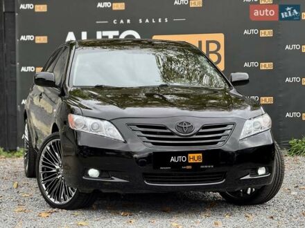 Черный Тойота Камри, объемом двигателя 3.5 л и пробегом 328 тыс. км за 8800 $, фото 1 на Automoto.ua