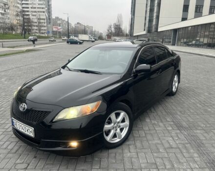 Черный Тойота Камри, объемом двигателя 2.4 л и пробегом 184 тыс. км за 8500 $, фото 1 на Automoto.ua