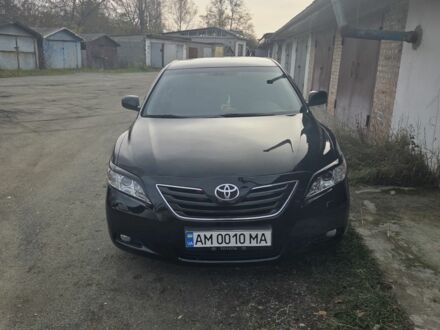 Черный Тойота Камри, объемом двигателя 0 л и пробегом 300 тыс. км за 8800 $, фото 1 на Automoto.ua