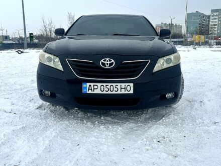 Черный Тойота Камри, объемом двигателя 3.5 л и пробегом 200 тыс. км за 8000 $, фото 1 на Automoto.ua