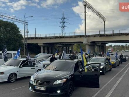 Чорний Тойота Камрі, об'ємом двигуна 3.5 л та пробігом 291 тис. км за 10500 $, фото 1 на Automoto.ua