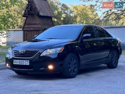 Чорний Тойота Камрі, об'ємом двигуна 2.4 л та пробігом 352 тис. км за 6500 $, фото 1 на Automoto.ua