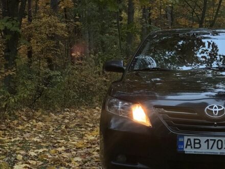 Чорний Тойота Камрі, об'ємом двигуна 2.4 л та пробігом 230 тис. км за 7100 $, фото 1 на Automoto.ua