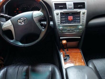 Черный Тойота Камри, объемом двигателя 3.5 л и пробегом 223 тыс. км за 8900 $, фото 1 на Automoto.ua