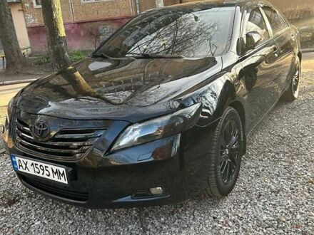 Черный Тойота Камри, объемом двигателя 3.5 л и пробегом 295 тыс. км за 8888 $, фото 1 на Automoto.ua