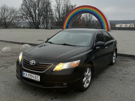 Черный Тойота Камри, объемом двигателя 2.4 л и пробегом 300 тыс. км за 7950 $, фото 1 на Automoto.ua