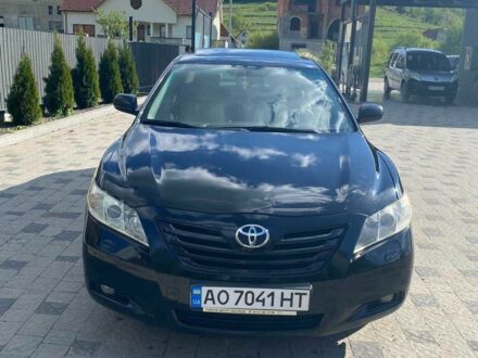Чорний Тойота Камрі, об'ємом двигуна 2.4 л та пробігом 303 тис. км за 8500 $, фото 1 на Automoto.ua