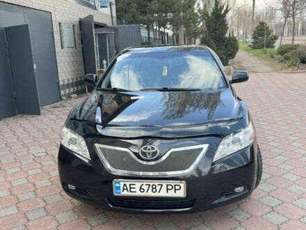 Черный Тойота Камри, объемом двигателя 2.4 л и пробегом 286 тыс. км за 8500 $, фото 1 на Automoto.ua